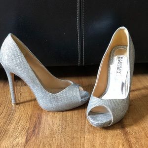 Badgley Mischka Silver Heels Size 5